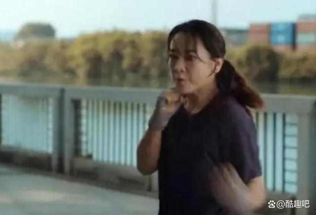 贾玲说坚持不下去的时候听这首歌 网友：这首歌真的有一种说不出的力量