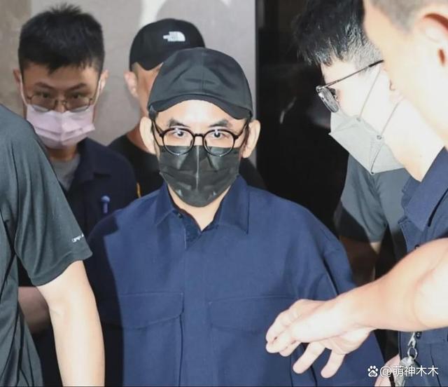 台湾艺人黄子佼购买上百部未成年少女不雅片被指恋童癖