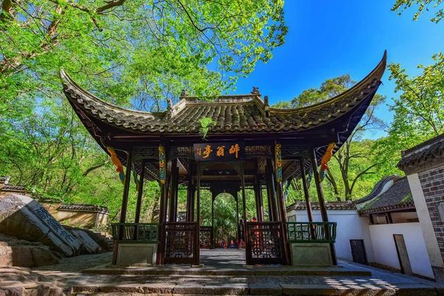 为免门票游客集体背诵蜀道难对上暗号免费旅游