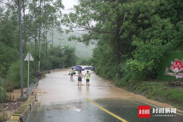 广东江湾镇发生山体滑坡有房屋被埋