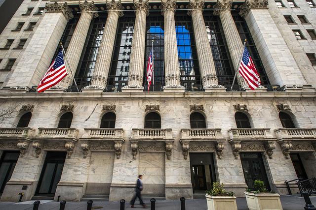 美媒：银行业放弃了华尔街