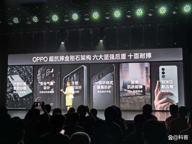 OPPO K12现场暴力测试：硬核品质实力演绎
