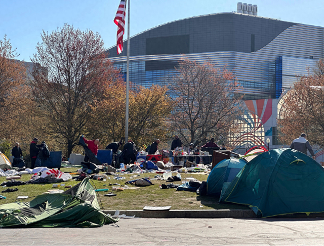 当地时间4月27日，位于美国波士顿的东北大学的一处抗议营地被清理 图源：美媒