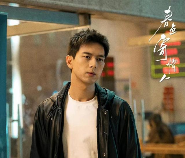 春色寄情人看脸红了 李现周雨彤肢体接触时眼神拉丝彼挑逗极了