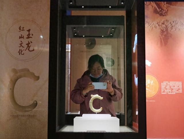中国考古博物馆最新特展展出112件龙主题文物
