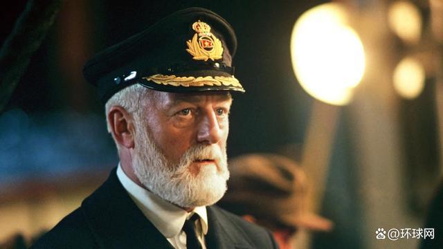 泰坦尼克号船长扮演者伯纳德希尔去世