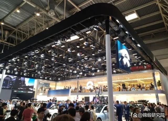 周鸿祎卖了迈巴赫，北京车展换了人间 自主车企异彩纷呈