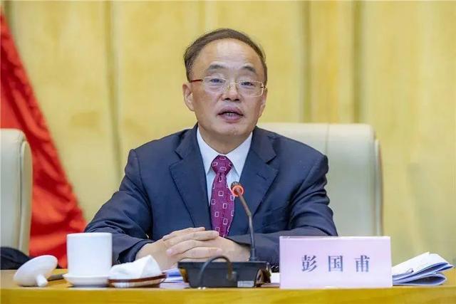 喜欢爆粗口的高官 从教授沦为"老虎" 学界两极评价下的争议仕途
