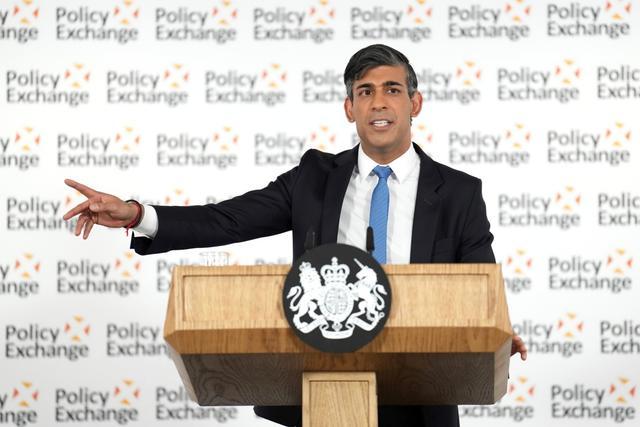 扎哈罗娃：英首相“可怜又愚蠢”