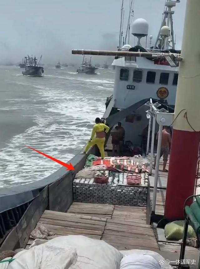保卫黄岩岛！中国渔船拉着板砖集体出海 民间力量显决心