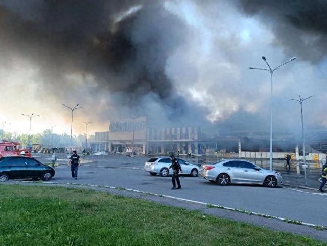 哈尔科夫建材超市遭袭已致5死40伤