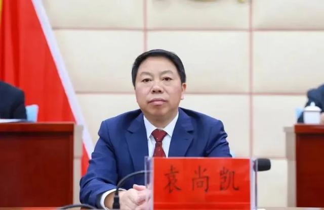 大v评3个月内10个县委书记任上被查 反腐风暴持续