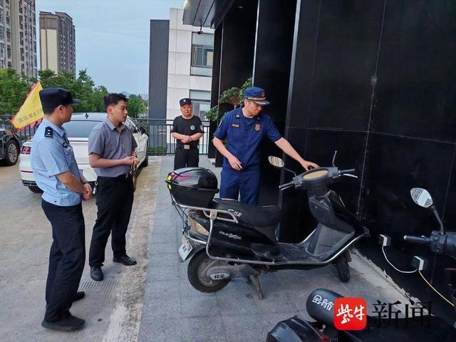 南京开展第二轮电动车安全夜查 严打违法违规行为
