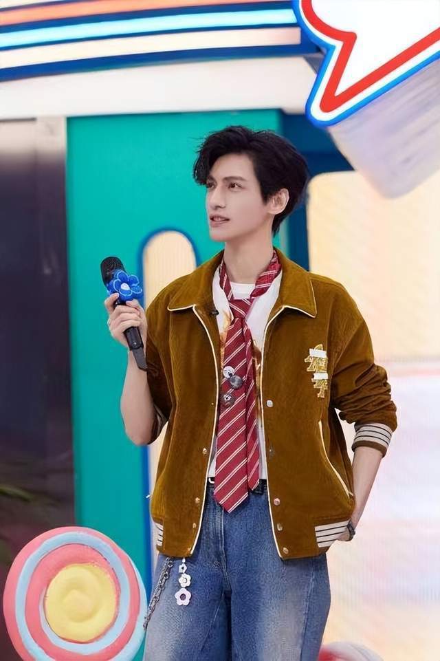 尤其是苏醒补充的"我的前任不这样"被公认为超越常规的"