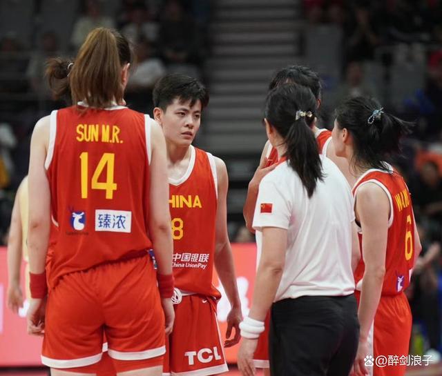 中国女篮75-68逆转战胜澳大利亚 球迷狂欢季的精彩逆袭