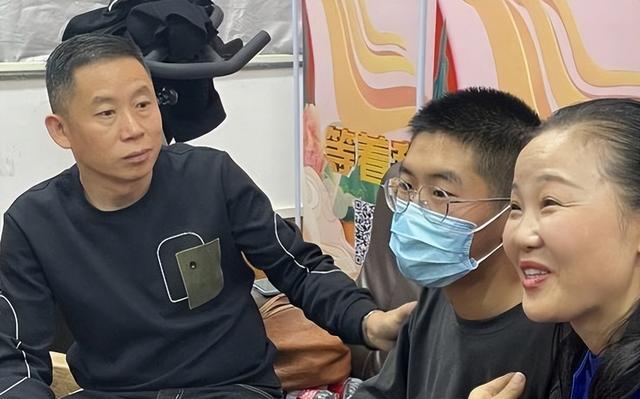 孙卓妈妈：高考顺利考完就是胜利 教育研讨会热议话题