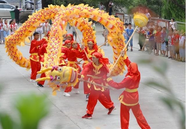 今年端午不一般 是“龙中之龙”的好日子 “青龙遇端午，五人穿红衣”