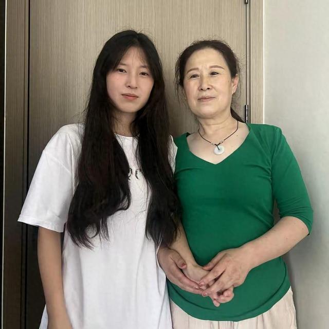 姜萍走红后，姜萍妈妈社媒账号首发声:女儿正在备考，谢谢大家的鼓励与支持