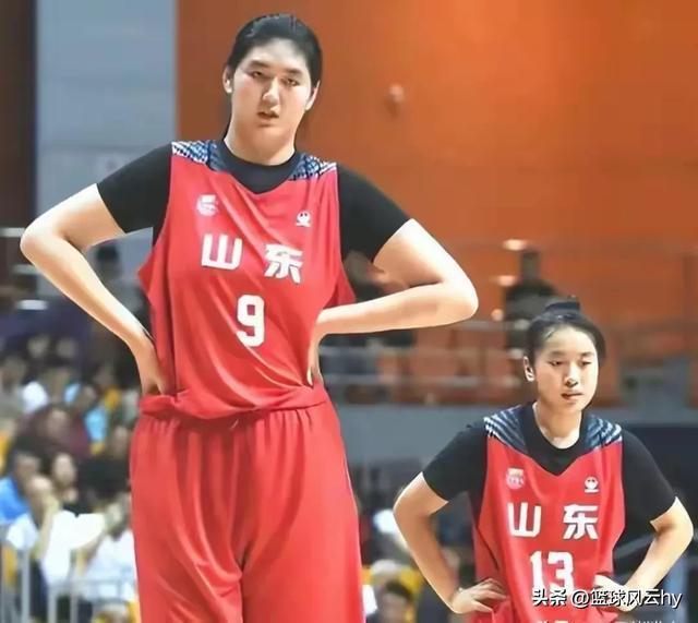 U18小将张子宇热身赛砍19分7板2助 女篮新星闪耀崛起