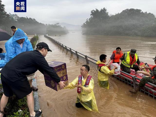 转移被困群众69人！广西桂林遭1998年来最大洪峰：漓江水位创新高