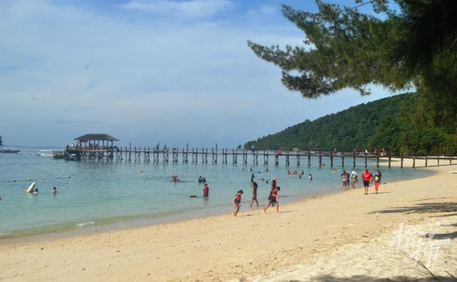 25岁中国游客在马来西亚潜水溺亡