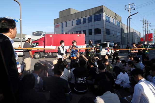 直击韩国电池工厂火灾救援 超20人遇难