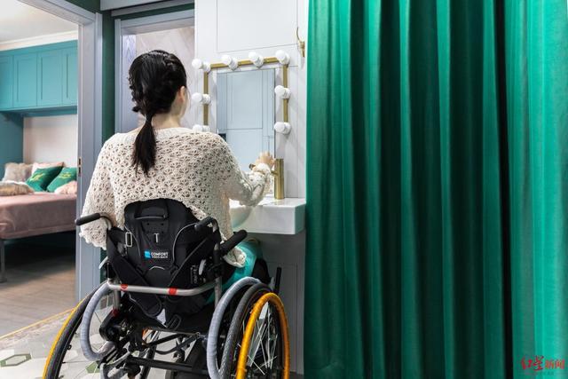 高位截瘫的她走过70个国家写了4本书 轮椅上的世界之旅