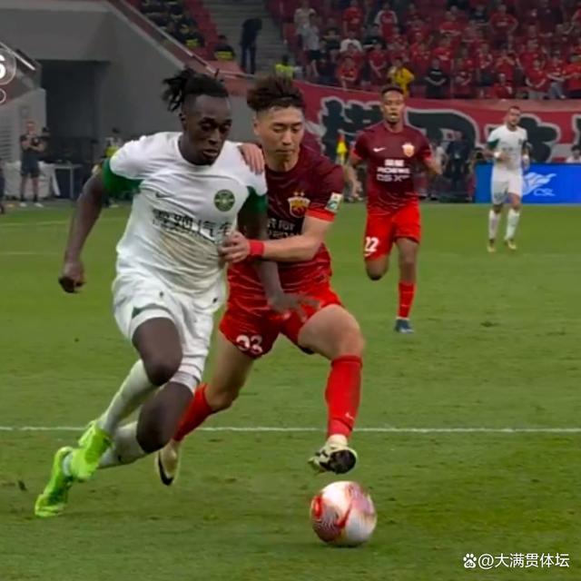 上海海港3-1浙江 武磊帽子戏法 中超10连胜霸业