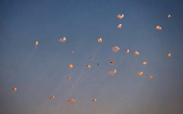 35枚火箭弹突袭 大量火箭弹痛击以色列
