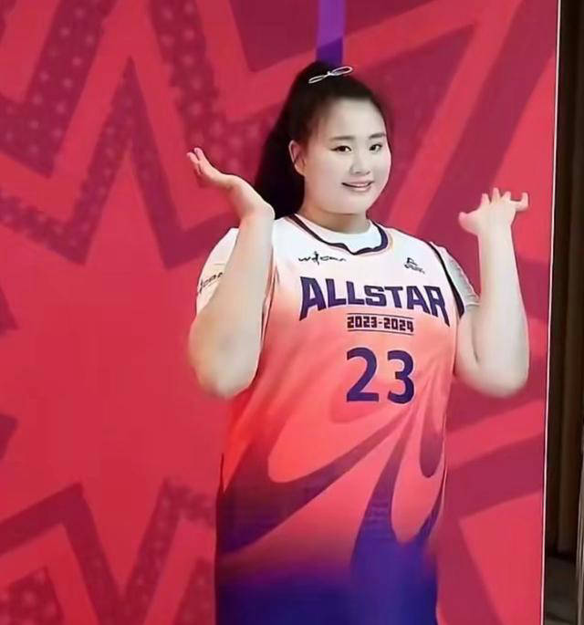 山西女篮球员刘禹彤晒训练视频 内线新星不懈追梦