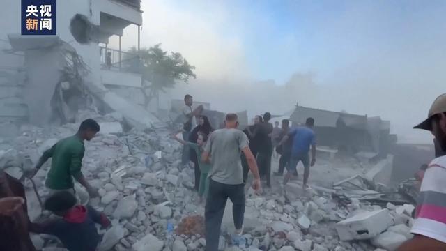 加沙一联合国学校遭袭，人们惊恐奔逃 居民绝望求助