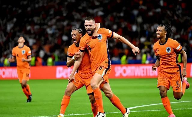 欧洲杯英格兰绝杀荷兰！