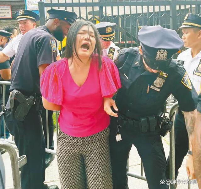 纽约华人与警察激烈冲突