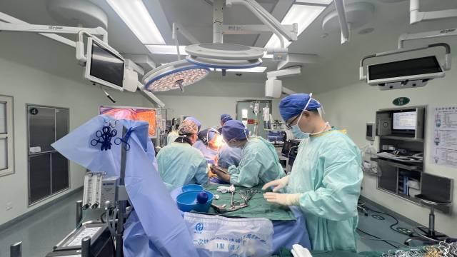 多方回应深圳一医院用直升机送肺源 效率与公平的考量