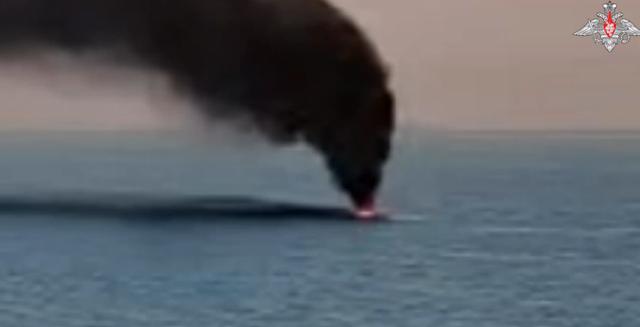 俄小队进攻乌军阵地被乌自爆机重创 黑海无人艇遭摧毁