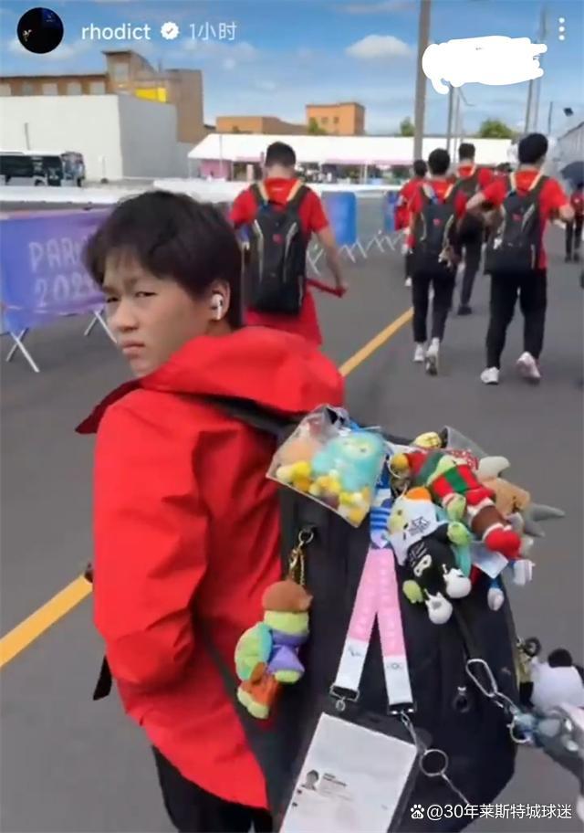 全红婵被外国选手调侃后耿直回击 奥运村里的趣事引热议