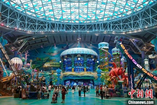 广东珠海长隆飞船乐园开业运营 海洋生态与游乐新体验
