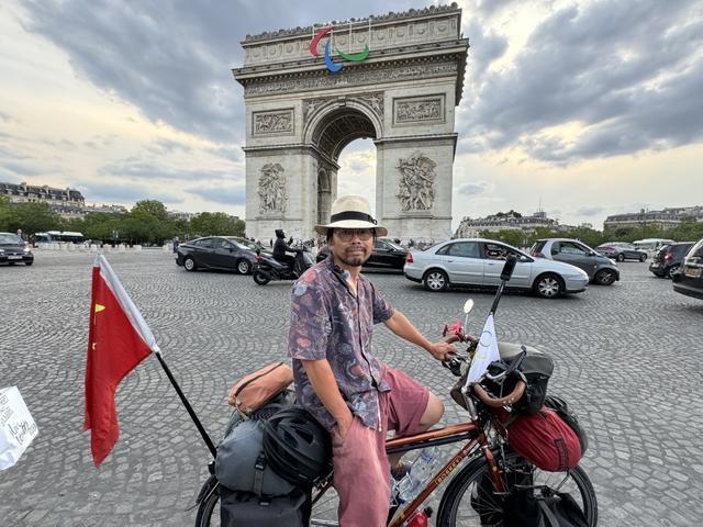 38岁男子从北京骑车到巴黎看奥运