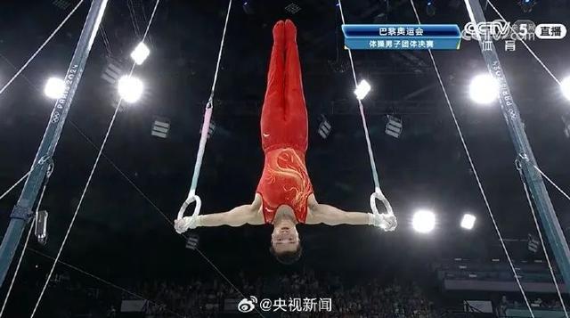 苏炜德两次掉杠，中国体操男团遗憾摘银 虽败犹荣，期待未来辉煌