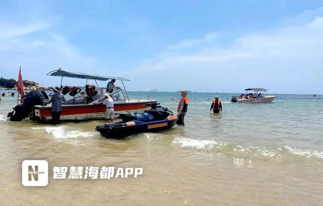 公司回应游客称遭摩托艇安全员袭胸 非故意，系操作需要