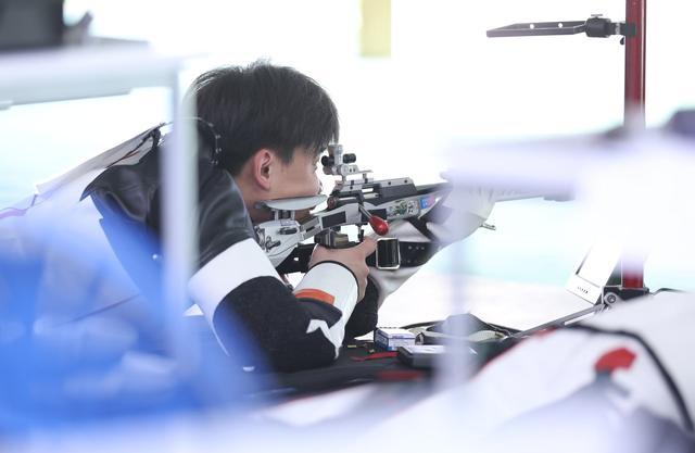 中国蝉联男子50米步枪3姿奥运金牌