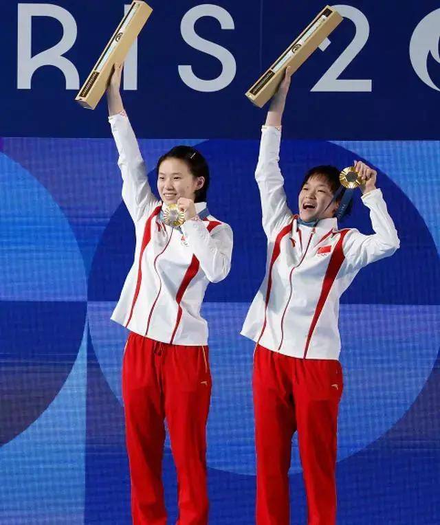 自2022年配对参加国际赛事，陈芋汐、全红婵搭档三年，从无败绩 跳水界的无敌神话