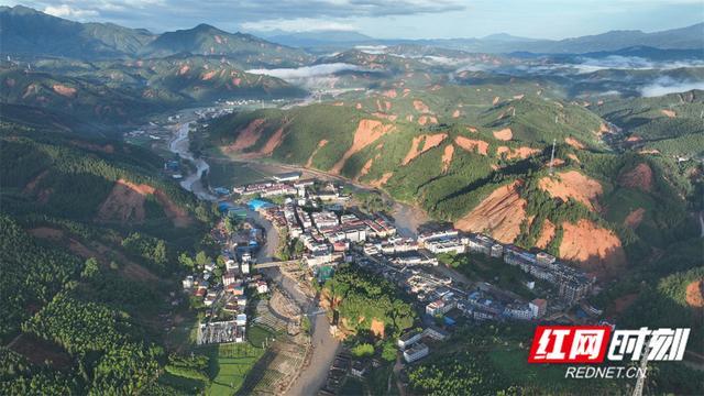 湖南资兴的道路抢通难在哪里 多重因素致疏通难度大