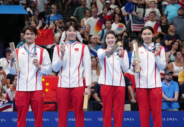 中国队男女混合泳接力决赛摘银