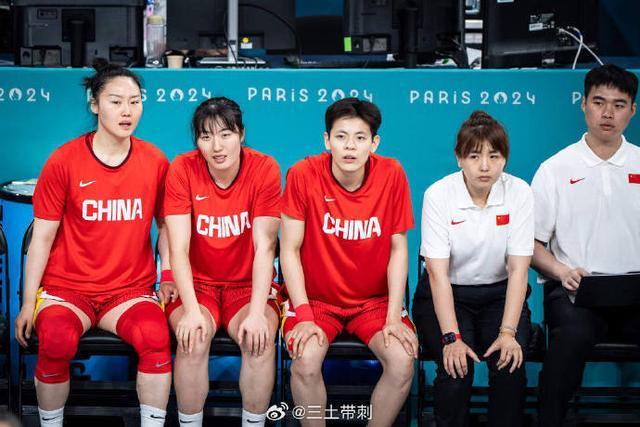 中国女篮奥运阵容最惨一人！12人名单唯一0出场 发生了什么？