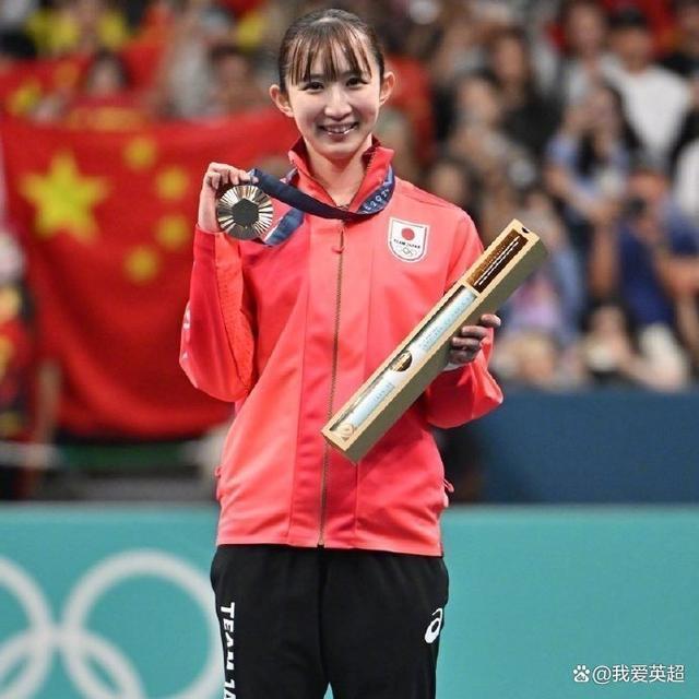 24岁日乒女神更新社媒头像！五星红旗醒目，网友热议：想嫁来中国