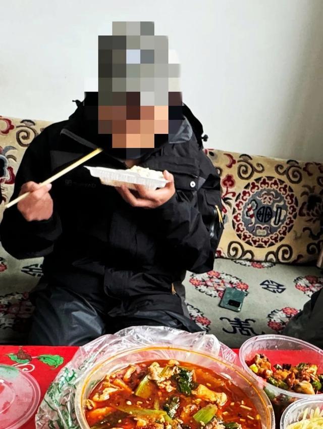 少年离家出走从重庆坐飞机至西藏 警方接力安全送回