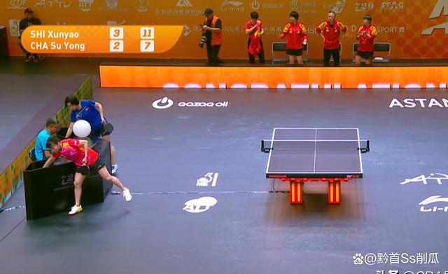 亚锦赛女团：石洵瑶3-2车秀英！中国女乒2-1反超朝鲜队 小将石洵瑶成焦点