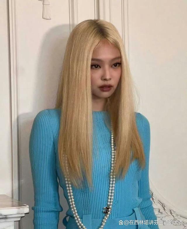 Jennie推特被封 种族歧视争议引热议