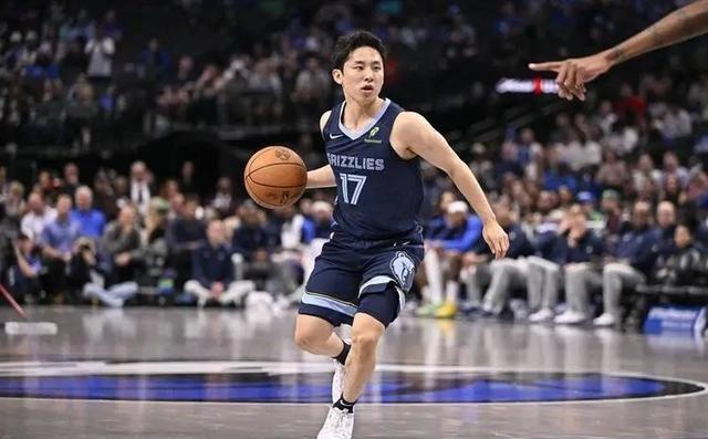 崔永熙和河村勇辉季前赛数据对比 亚洲新星的NBA首秀透视